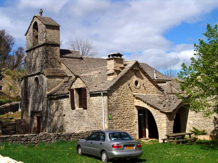 Kirche auf dem Causse Mejan